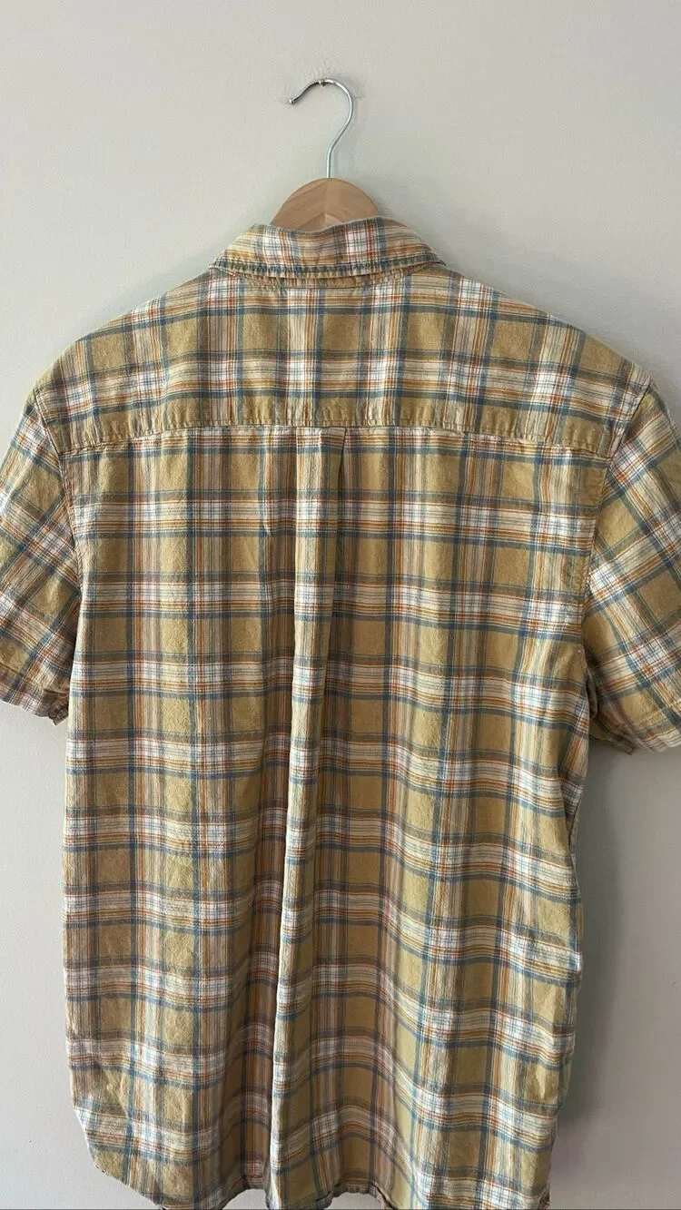 The North Face Men's Yellow Plaid Short Sleeve Button Down Shirt Size Medium Hem